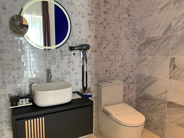 Imagen de la habitación del Hotel Abba San Sebastián. Foto 7