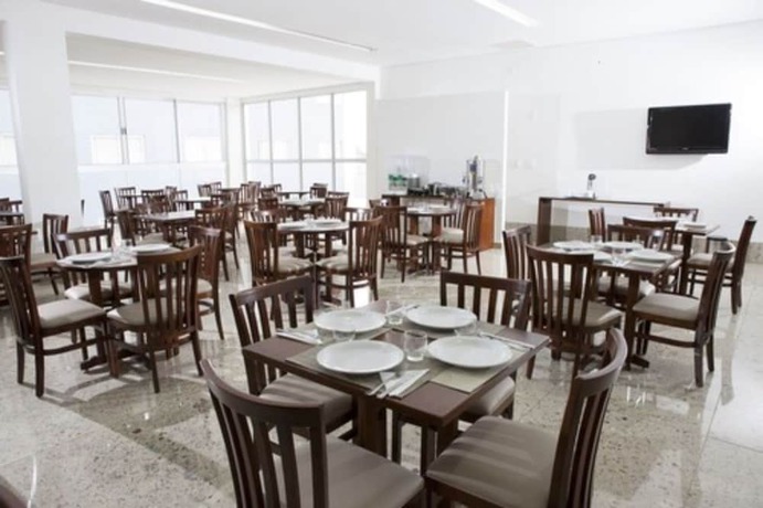 Imagen del bar/restaurante del Hotel Abba Uno. Foto 3