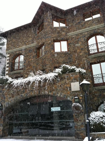 Imagen de los exteriores del Hotel Abba Xalet Suites. Foto 7