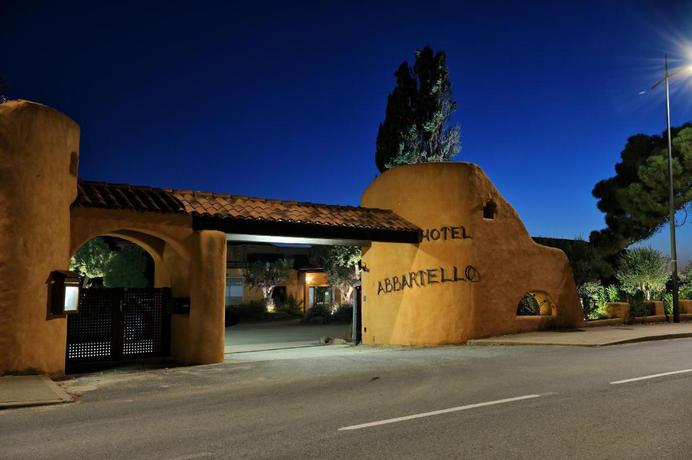 Imagen de los exteriores del Hotel Abbartello. Foto 10