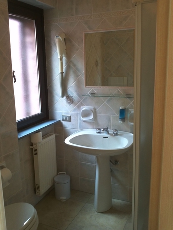 Imagen de la habitación del Hotel Abbaruja. Foto 4