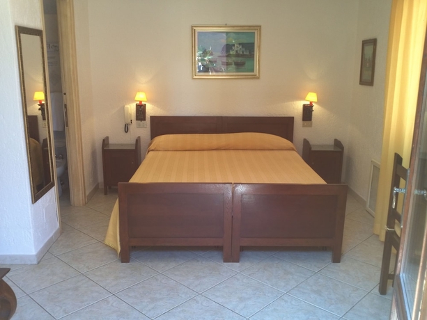 Imagen de la habitación del Hotel Abbaruja. Foto 6