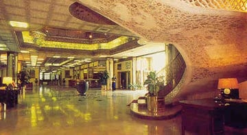 Imagen de los interiores del Hotel Abbasi. Foto 5