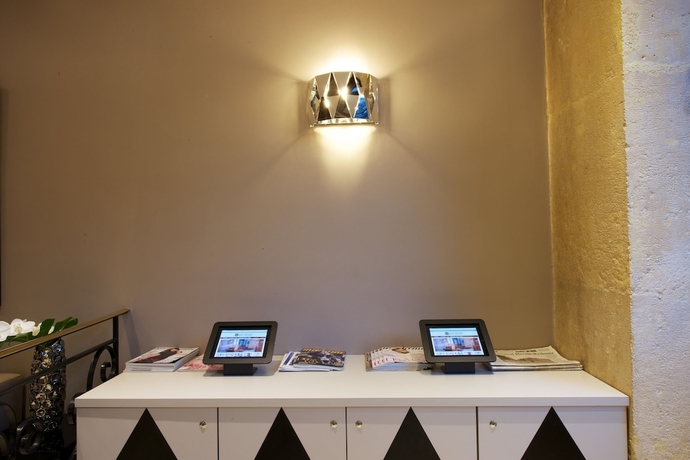 Imagen del bar/restaurante del Hotel Abbatial Saint Germain. Foto 3