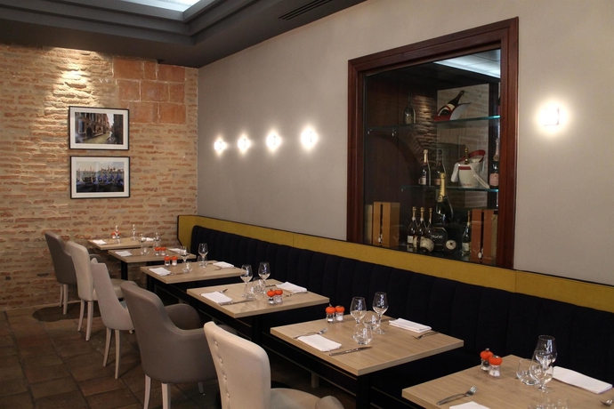 Imagen del bar/restaurante del Hotel Abbaye Des Capucins Spa and Resort. Foto 2