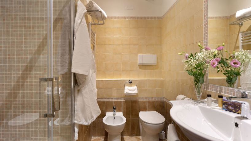Imagen de la habitación del Hotel Abbazia Collemedio Resort and Spa. Foto 14