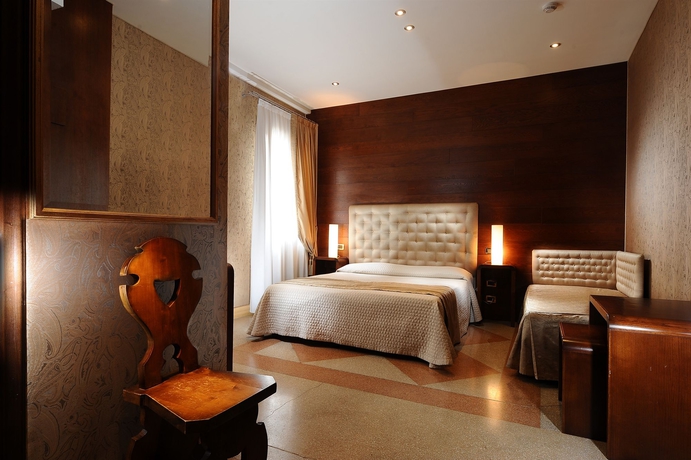 Imagen de la habitación del Hotel Abbazia. Foto 8