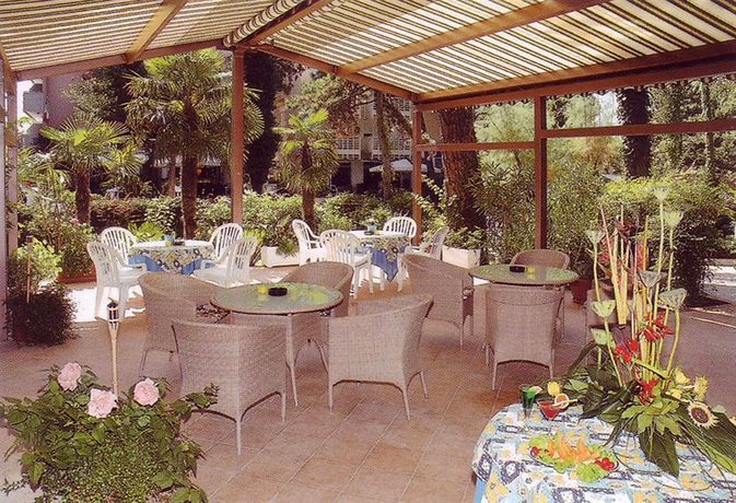 Imagen del bar/restaurante del Hotel Abbazia, Lignano Sabbiadoro. Foto 2
