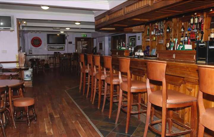 Imagen del bar/restaurante del Hotel Abbey, Ballyvourney. Foto 9