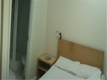 Imagen de la habitación del Hotel Abbey Point. Foto 2