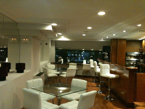 Imagen de los interiores del Hotel Abbot. Foto 8