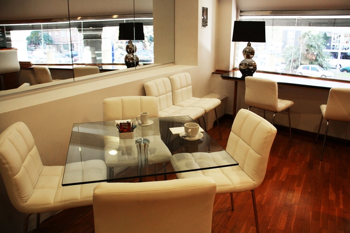 Imagen de los interiores del Hotel Abbot. Foto 9