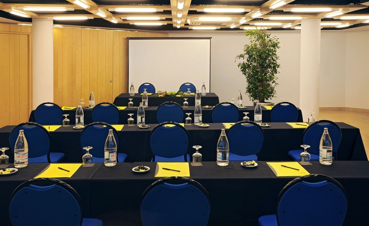 Imagen de los interiores del Hotel Abbot. Foto 11