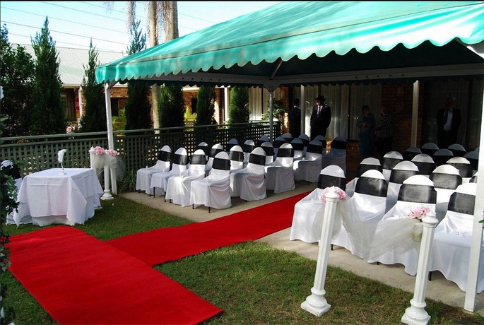 Imagen de los exteriores del Hotel Abcot Inn. Foto 4
