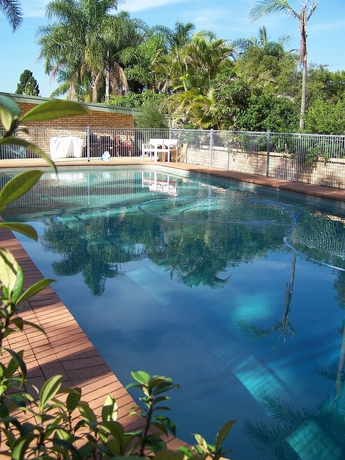 Imagen de la piscina del Hotel Abcot Inn. Foto 5