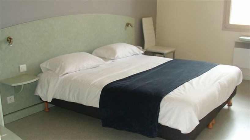 Imagen de la habitación del Hotel Abel, Langeac. Foto 4