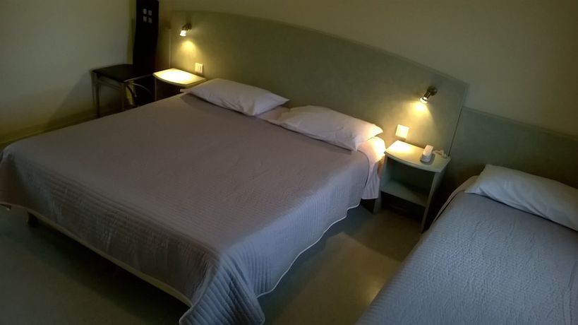 Imagen de la habitación del Hotel Abel, Langeac. Foto 13