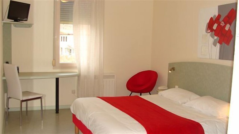 Imagen de la habitación del Hotel Abel, Langeac. Foto 18