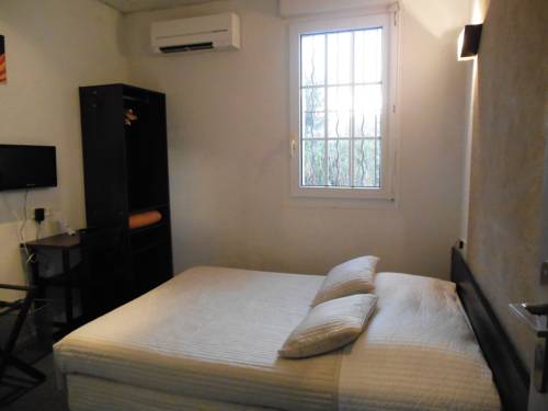 Imagen de la habitación del Hotel Abelia. Foto 3