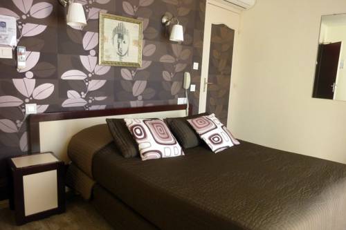 Imagen de la habitación del Hotel Abelia. Foto 9