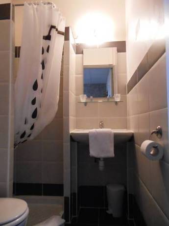 Imagen de la habitación del Hotel Abelia. Foto 12