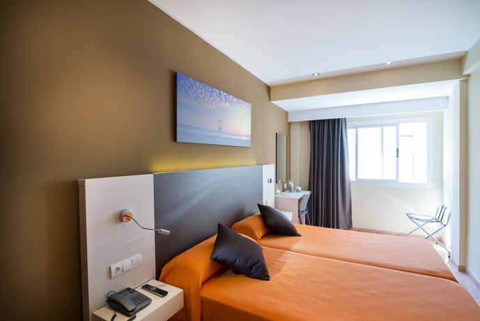 Imagen de la habitación del Hotel Abelux. Foto 4