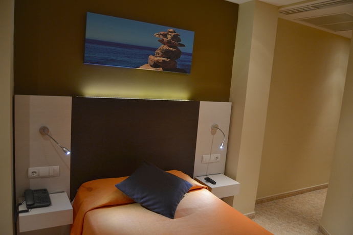 Imagen de la habitación del Hotel Abelux. Foto 6