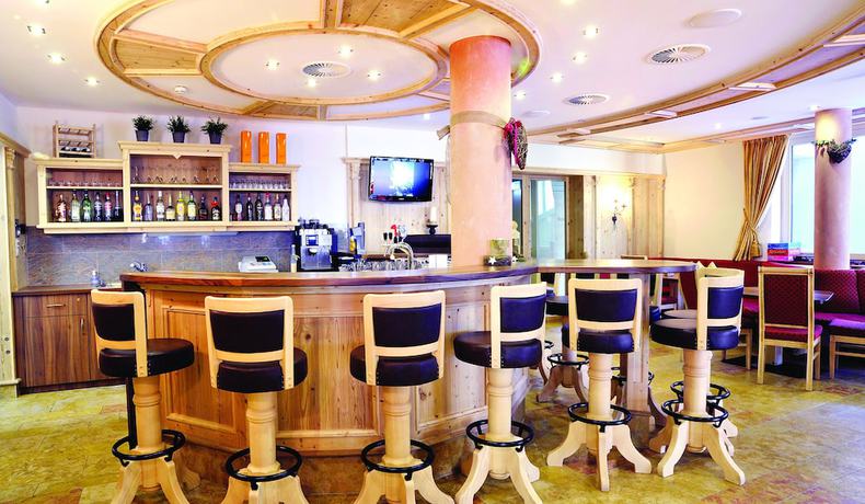 Imagen del bar/restaurante del Hotel Abendrot by Alpeffects. Foto 5