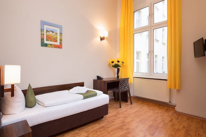 Imagen de la habitación del Hotel Abendstern, Charlottenburg. Foto 10