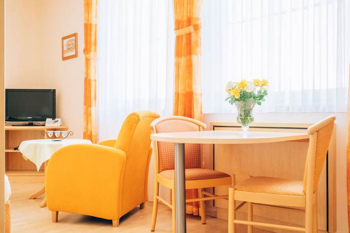 Imagen de la habitación del Hotel Abenstal. Foto 5
