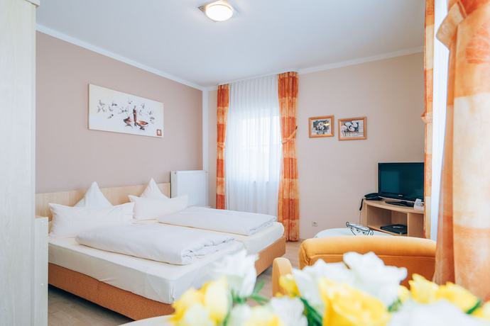 Imagen de la habitación del Hotel Abenstal. Foto 7