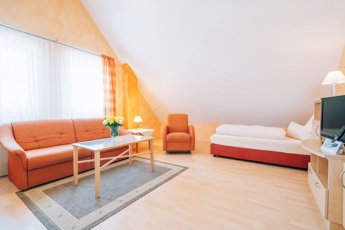 Imagen de la habitación del Hotel Abenstal. Foto 8