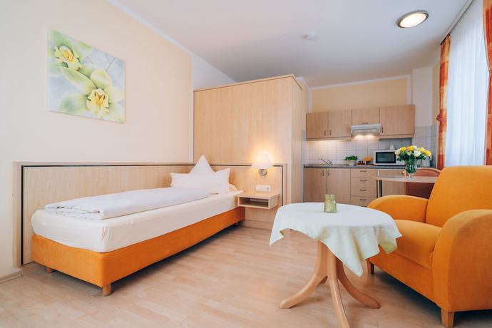 Imagen de la habitación del Hotel Abenstal. Foto 10