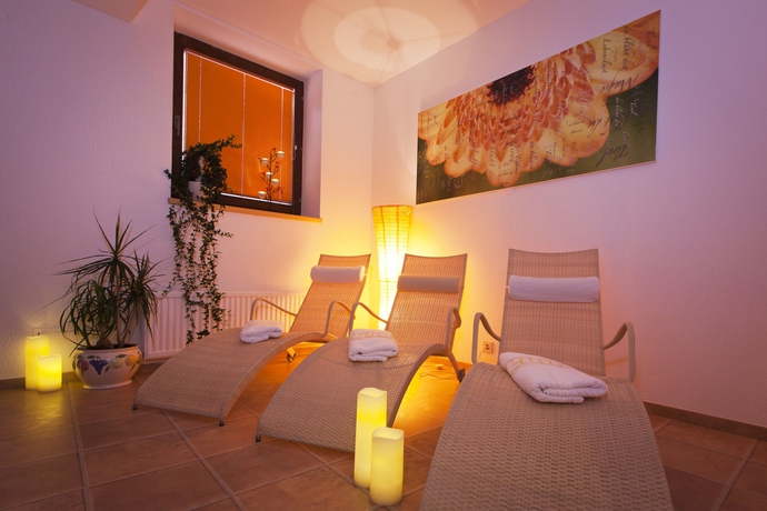 Imagen de la piscina del Hotel Abenteuerhotel Astoria. Foto 15