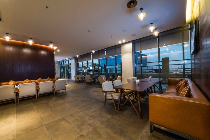 Imagen del bar/restaurante del Hotel Aber Al Sahafa. Foto 2