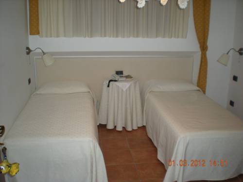 Imagen de la habitación del Hotel Abete. Foto 5