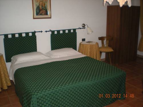 Imagen de la habitación del Hotel Abete. Foto 8