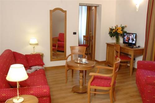 Imagen de la habitación del Hotel Abetone E Piramidi Resort. Foto 15