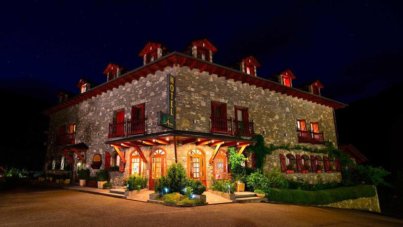 Imagen de los exteriores del Hotel Abetos. Foto 13