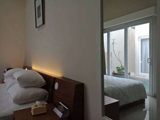 Imagen de la habitación del Hotel Abhaya Villa. Foto 8