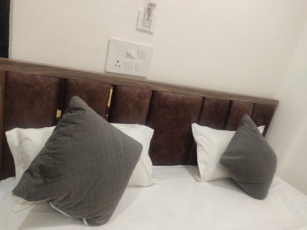 Imagen de la habitación del Hotel Abhinandan, Faizabad. Foto 3