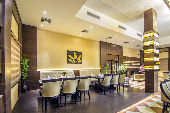 Imagen del bar/restaurante del Hotel Abhinandan, Mathura. Foto 18