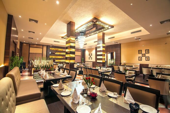 Imagen del bar/restaurante del Hotel Abhinandan, Mathura. Foto 19