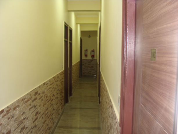 Imagen de los interiores del Hotel Abhinandan grand. Foto 20