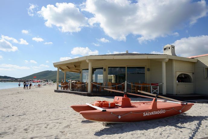 Imagen de los exteriores del Hotel Abi d'Oru Sardinian Beach Resort & Spa. Foto 7