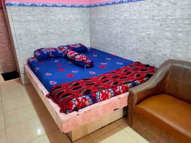 Imagen de la habitación del Hotel Abimanyu Bandungan. Foto 13