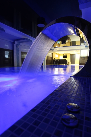 Imagen de la piscina del Hotel Abnicum. Foto 14