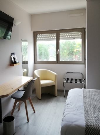 Imagen de la habitación del Hotel Abor. Foto 12