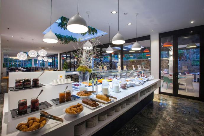 Imagen del bar/restaurante del Hotel Abora Catarina By Lopesan Hotels. Foto 7