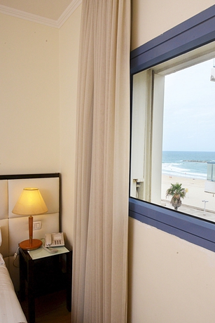 Imagen de la habitación del Hotel Abratel Suites. Foto 8